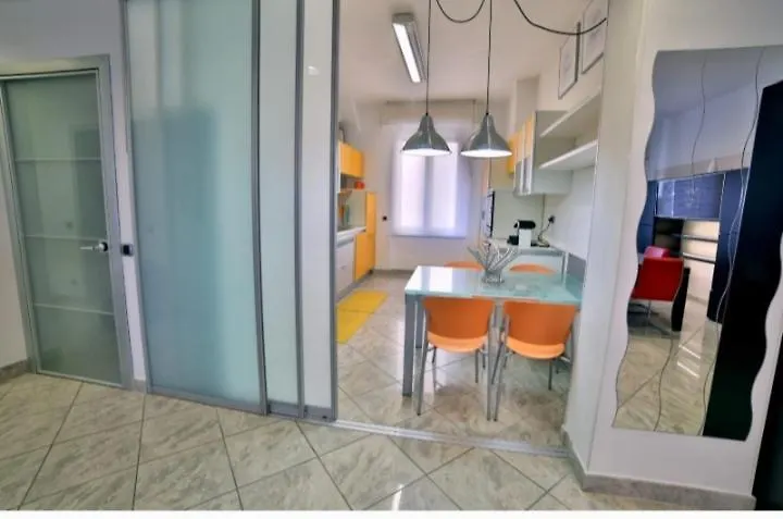Appartamento Con Idromassaggio E Parcheggio Privato Gratuito,Strategico Per Le Cinque Terre E Golfo Dei Poeti La Spezia